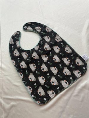 bavoir forme traditionnel, motif nuages (copie)