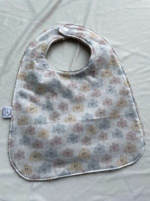 bavoir traditionnel, motif nuages